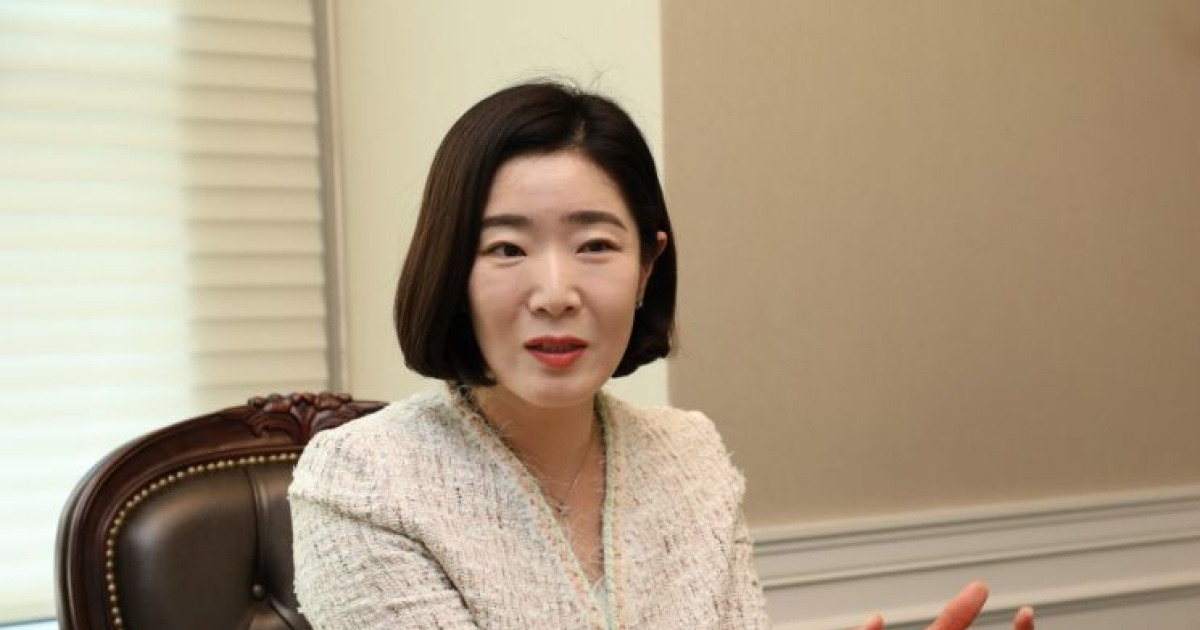 30억이상 투자하는 부자들…"반도체·AI·로보틱스 ETF 비중 늘렸다" [부자들의 투자전략]④