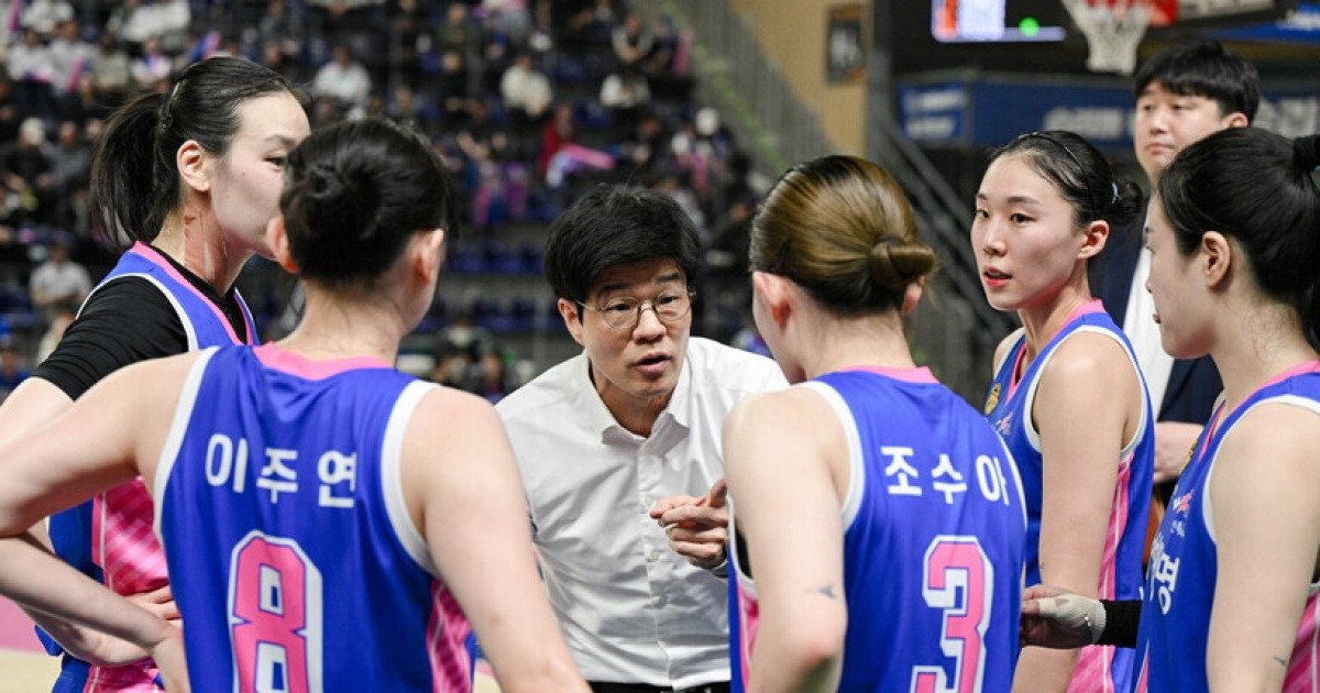 '춘추전국시대 예고한 WKBL'... '배혜윤 공백' 지우기 위한 하상윤 감독의 복안은?