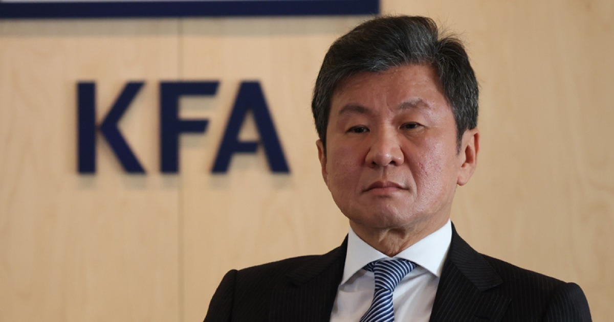 [단독] “FC바르셀로나 투어 업무방해”…경찰, 정몽규 축구협회장 수사 시작