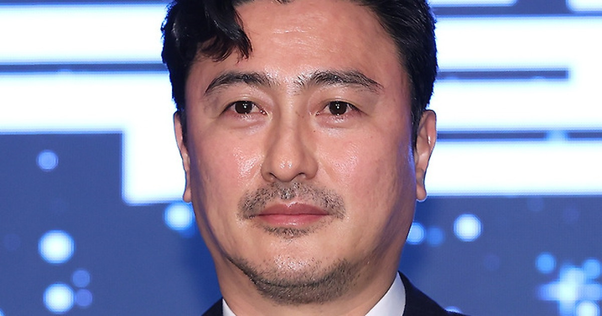 이정효 “안정환 감독감 아니야, 지도자 할 생각하지 마…방송을 계속해야” 절친도 못 피하는 ‘소신발언’