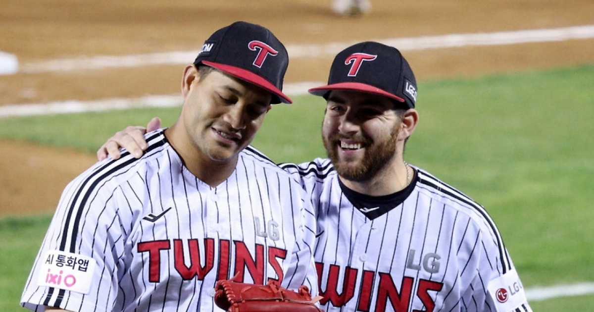 13승 외인+국대 좌완 동시 컴백! KBO 유일 6선발 로테이션 개봉 임박, 'ERA 리그 2위' LG 마운드 더 높아진다