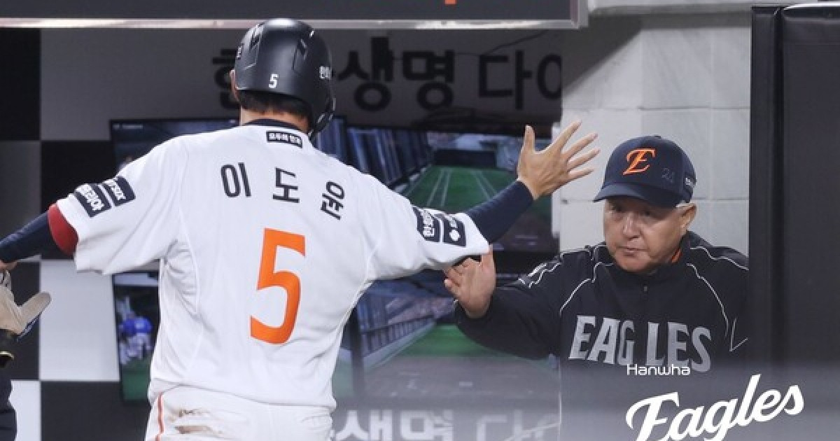 "김경문 감독이 이러는 건 처음" 연이틀 2시 경기 한화, 이틀 연속 경기전 '자율 훈련'...체력 아껴뒀다 실전에 쏟아라!