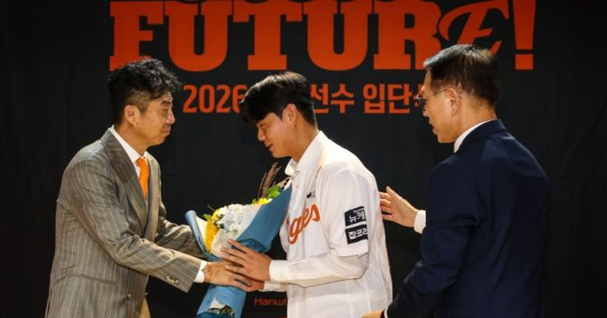 '불꽃야구→육성선수→정식선수' ERA 1.29 대졸 사이드암, 감격의 1군 데뷔전 기회 잡았다…한화 연습생 신화 탄생할까
