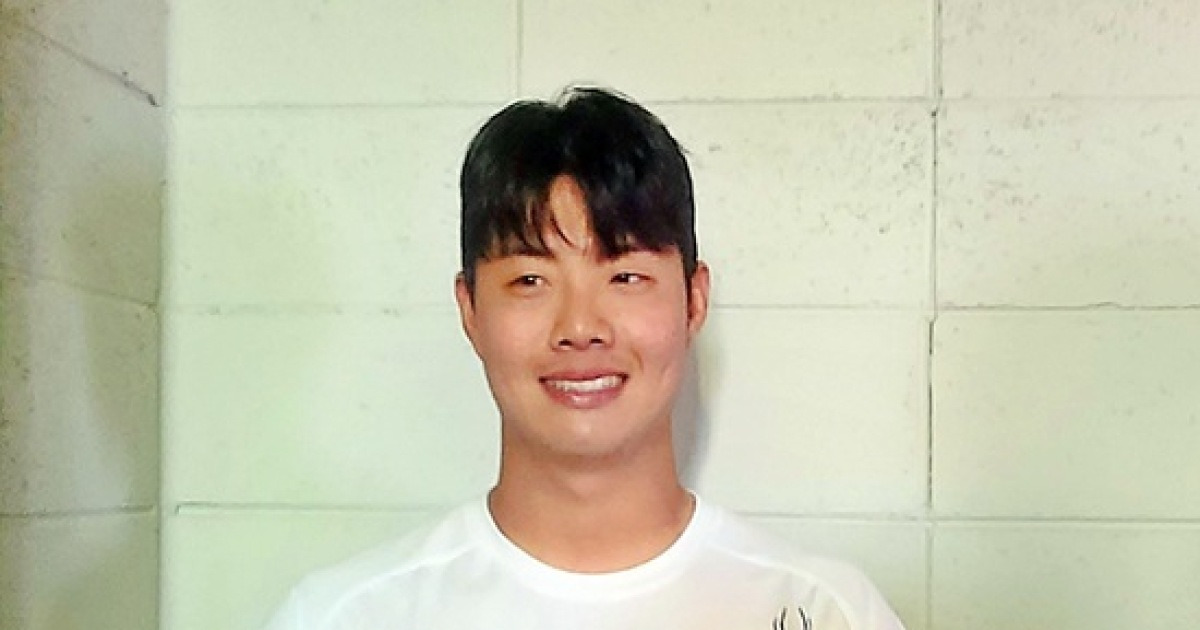 "1회부터 5회까지 계속 떨렸다"…'KBO 45년사 최초' 주인공, 부모님 앞에서 불꽃투로 웃었다→"매이닝 선두 타자 누군지 생각" [대전 인터뷰]
