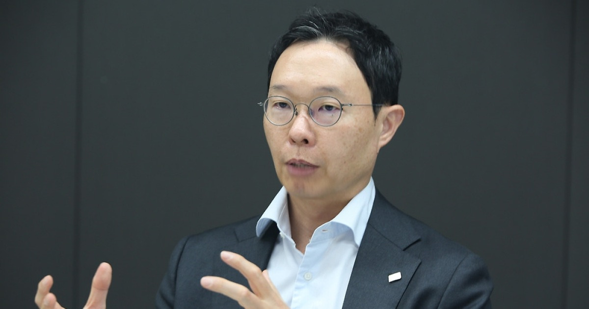 [인터뷰] 미래운용 자산배분부문대표 "AI혁명 초기단계…증시 더 오를것"