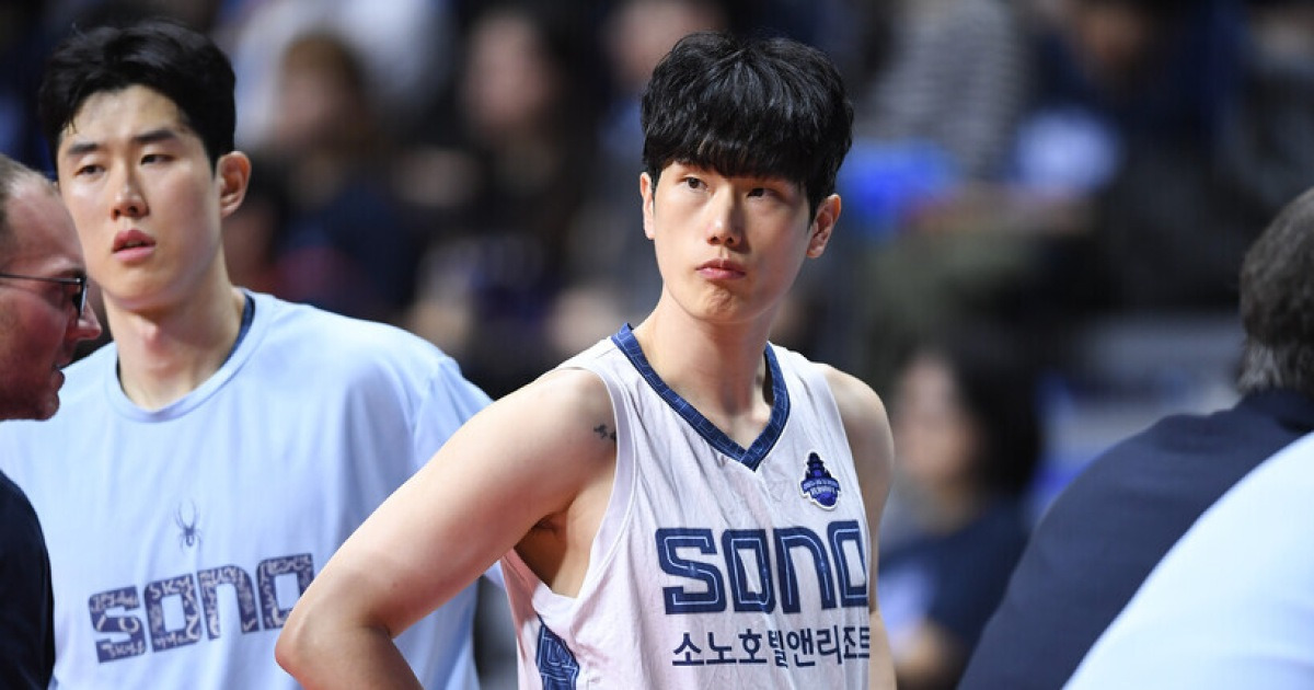 ‘PO 3점슛 52.9%’ 최승욱, 단점 없는 허훈을 수비하는 방법은?