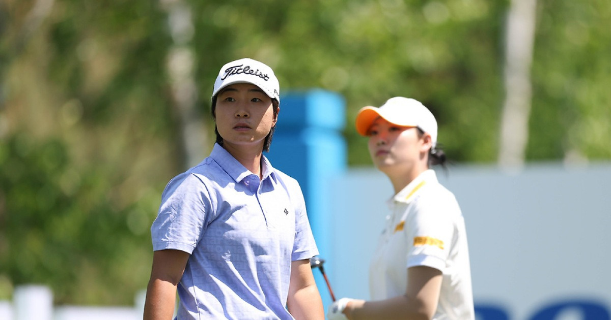 ‘죽음의 장타 조’ 두 톱랭커의 희비…막판 ‘칩샷 버디’로 뒤집기 승리한 방신실 vs 한 홀도 앞서지 못하고 패한 김민솔