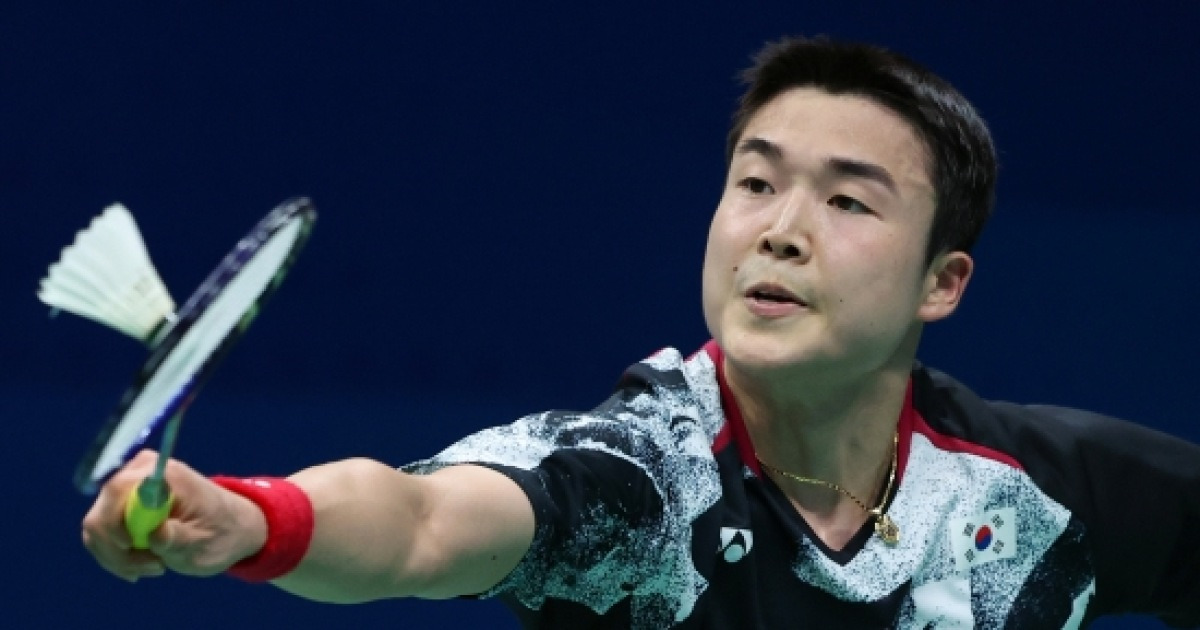 韓 배드민턴 또 '대형 이변' 해냈다…37위 전혁진, '전영오픈 3위' 빅터 라이 2-0 제압→태국오픈 첫 판 탈락시켰다