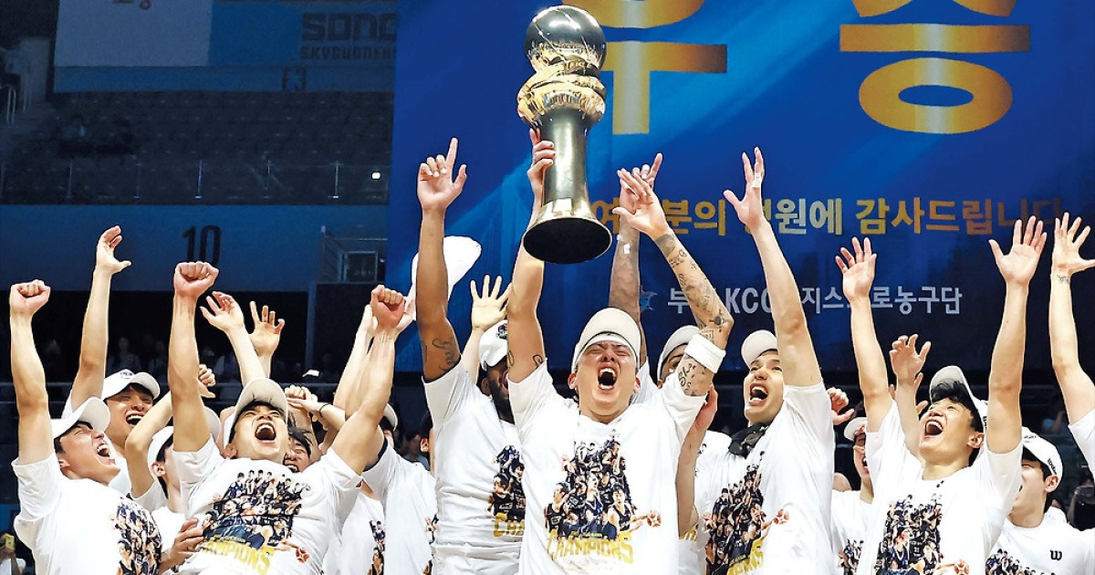 ‘봄 농구’ 막차 탔던 KCC, 7번째 챔피언