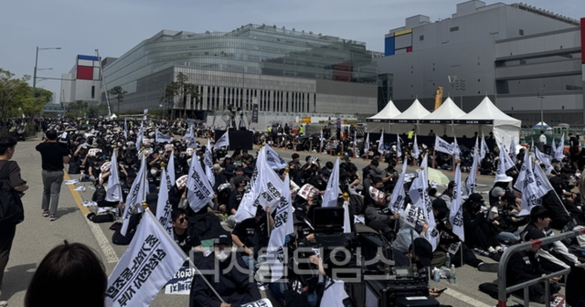 퇴직연금까지 AI에 투자하는 美…삼성은 성과급 발목