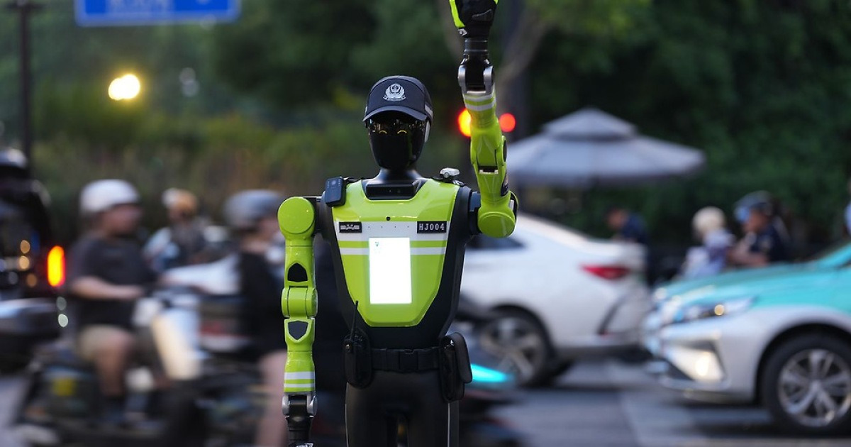 AI·로봇·자율주행차 총출동…트럼프 앞 中기술 쇼케이스장된 베이징