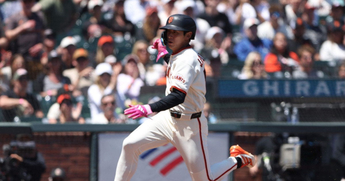 '처음 해냈다' 이정후가 발로 만든 MLB '장내 홈런'