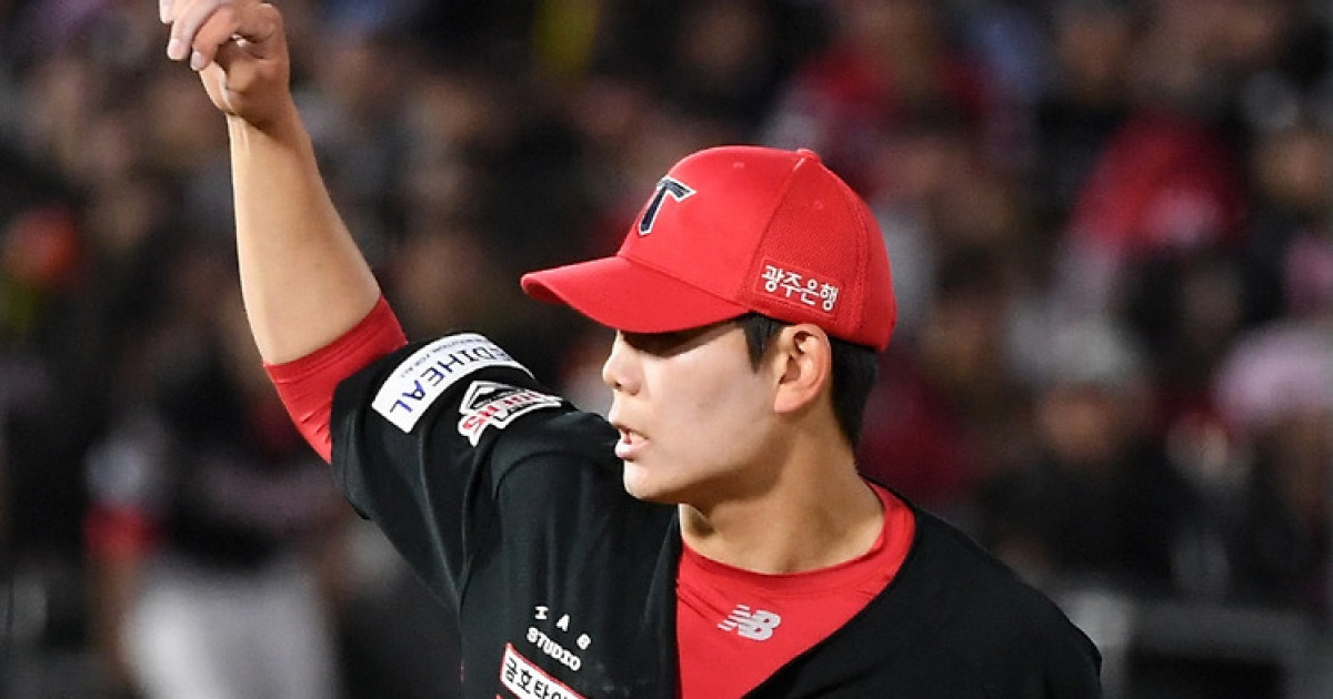 'ERA 0.93 특급' KIA 이러려고 아꼈다, 또 4아웃 진땀승…"불안해도 좀 그만 던져라"