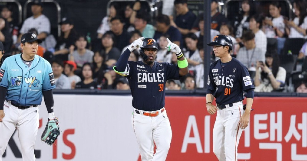 강백호 보상선수로 떠난 한승혁, 이번엔 친정팀 한화가 울렸다…페라자 홈런→문현빈 장타 '쾅' [수원 현장]