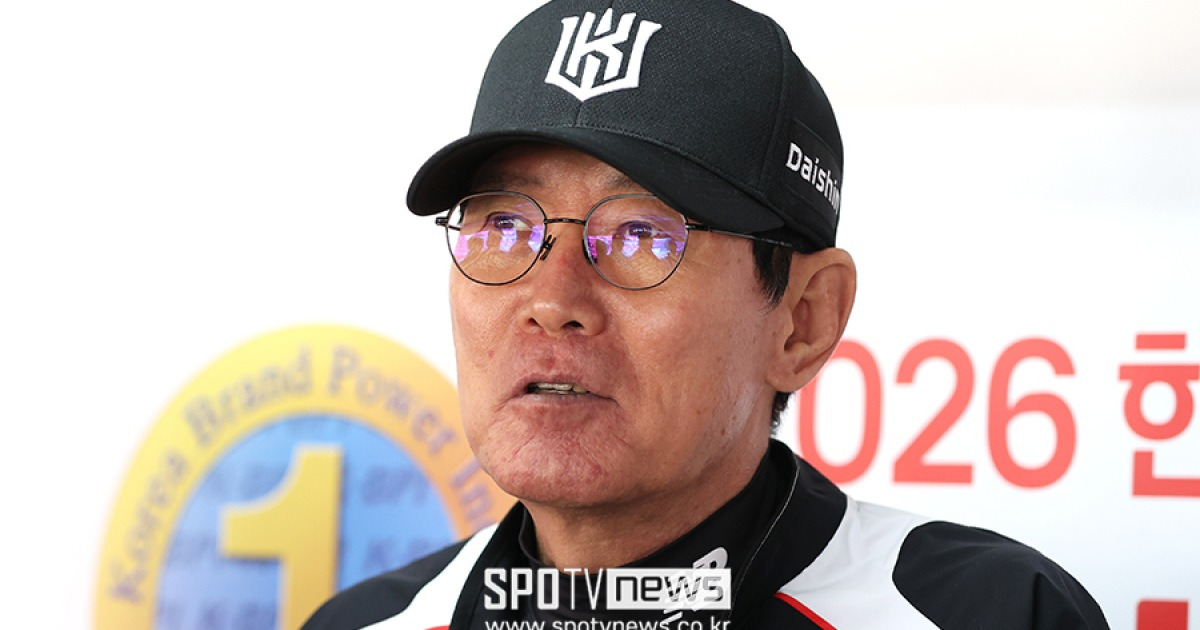 "현진아 200승 천천히 홈에서 해~", "백호에게 7타점을 줬구나"…이강철표 말말말