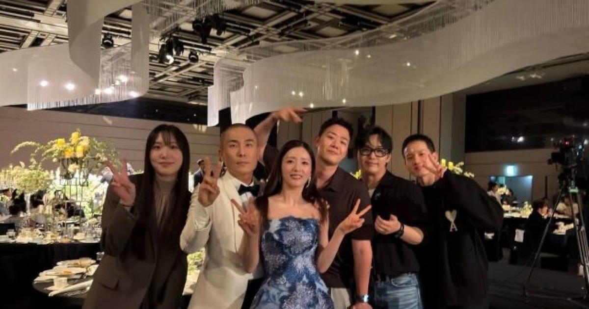 차현승, 백혈병 완치 후 밝은 근황…윤보미♥라도 결혼식서 '환한 미소'