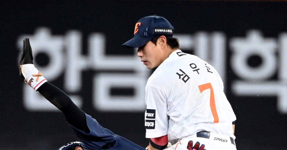 '8회 3도루 유린' 한화, 대형 포수 허인서만의 잘못일까 → 롯데는 그럼 7회까지는 왜 안 뛰었을까 [대전 현장]