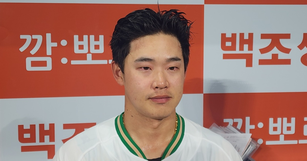 두 팔 벌려 김웅빈 맞이한 임병욱...2군 설움 버텨낸 두 선수의 포옹→야구장은 몽글몽글