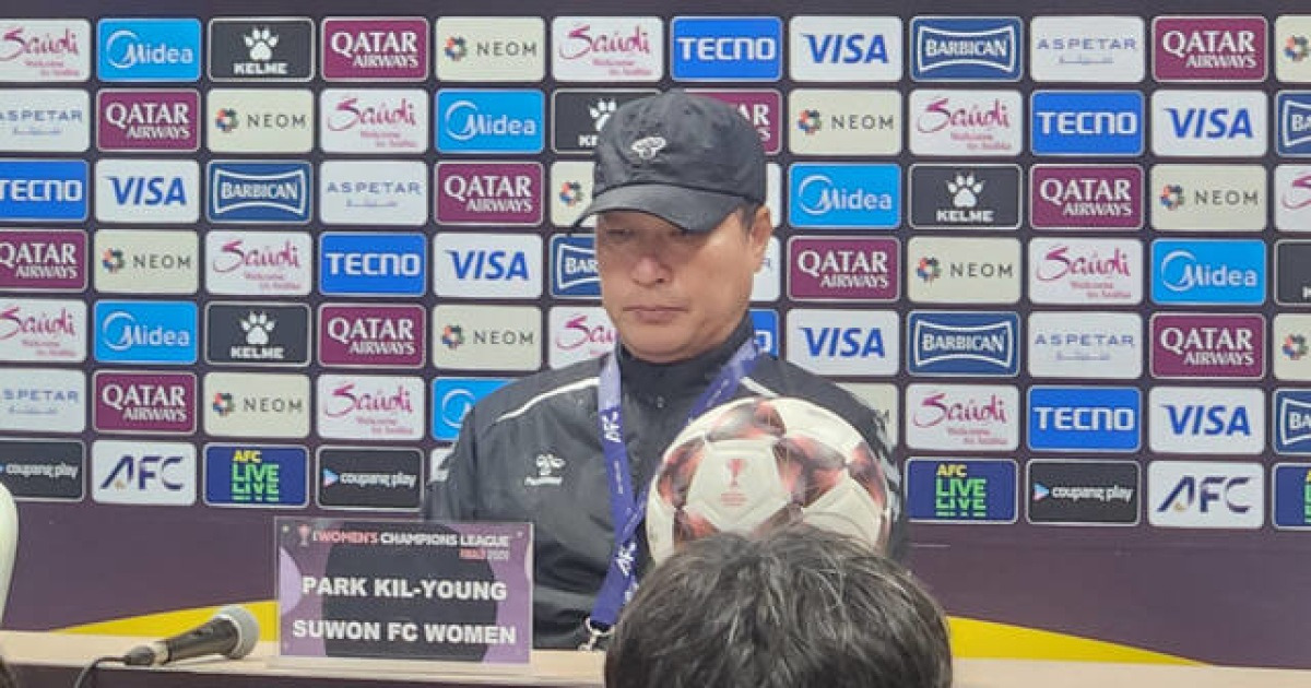 “많이 속상하네요”…박길영 수원FC 위민 감독, 눈물의 기자회견