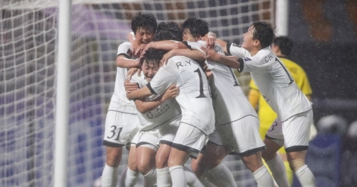 ‘지소연 PK 실축’ 수원FC위민, 北 내고향에 1-2 역전패…AWCL 결승 日·北 대결 성사 [MK수원]