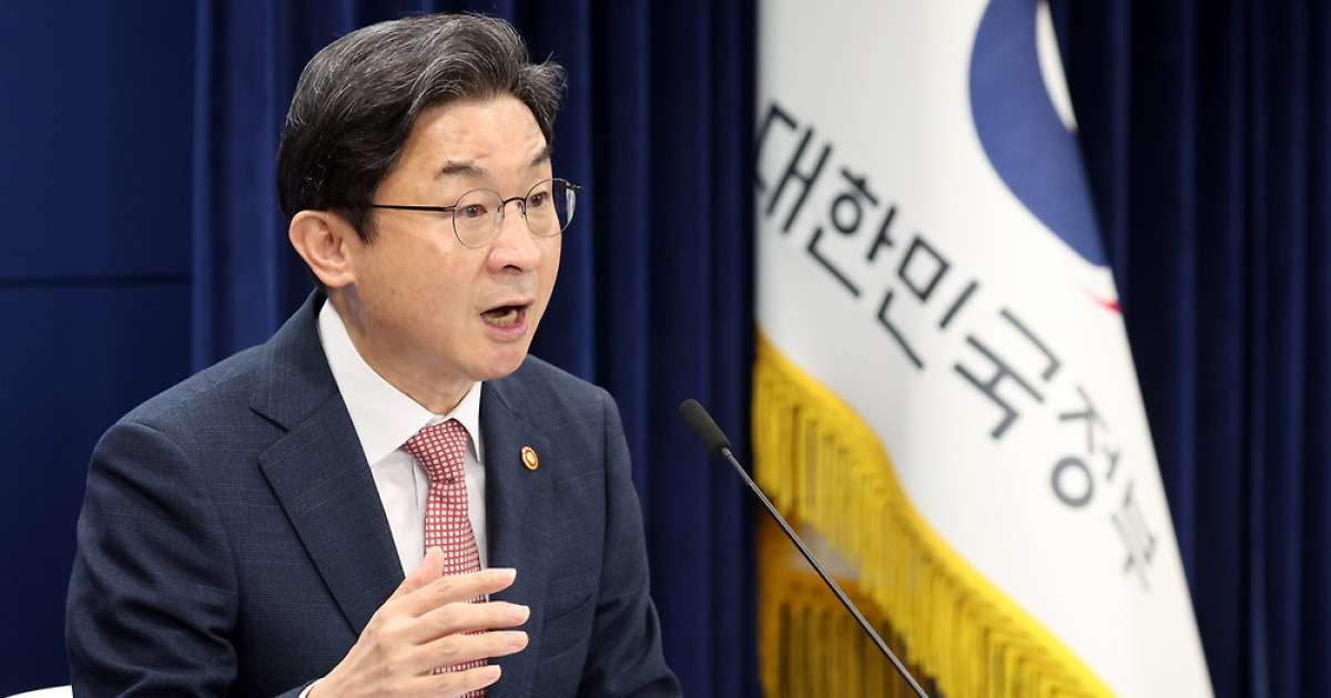 이억원 금융위원장 “6월부터 금융사 보안 목적 AI 활용에는 망분리 규제 완화”