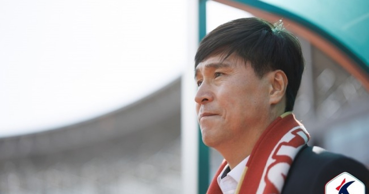 [단독] '2부 최하위' 김해, 결국 손현준 감독과 결별 결정...16위 전남전 앞두고 감독 교체