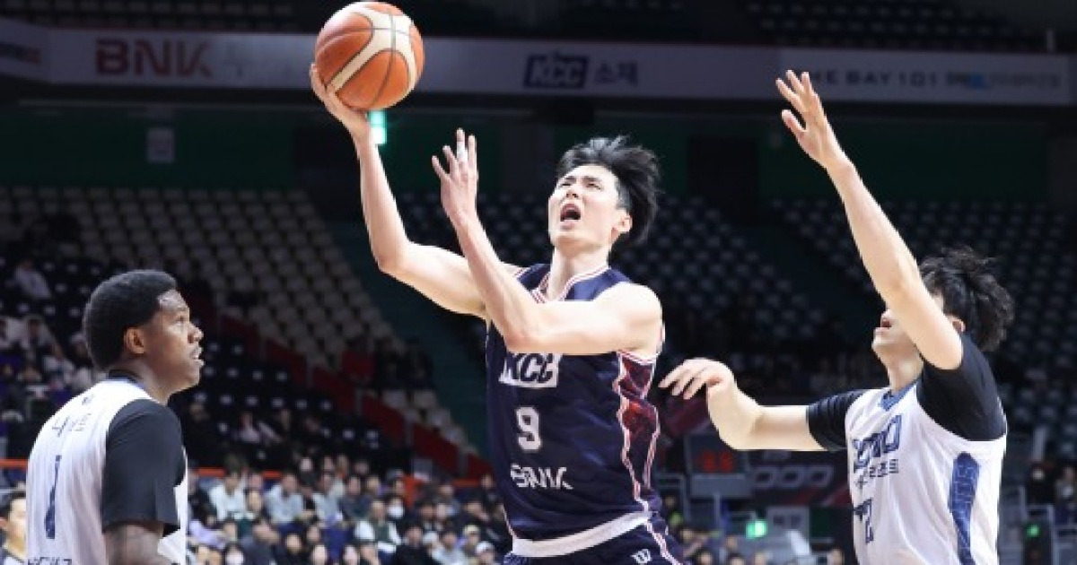 'KCC 우승 주역' 송교창, 일본 B.리그 무대 도전...임의탈퇴 공시 절차 돌입