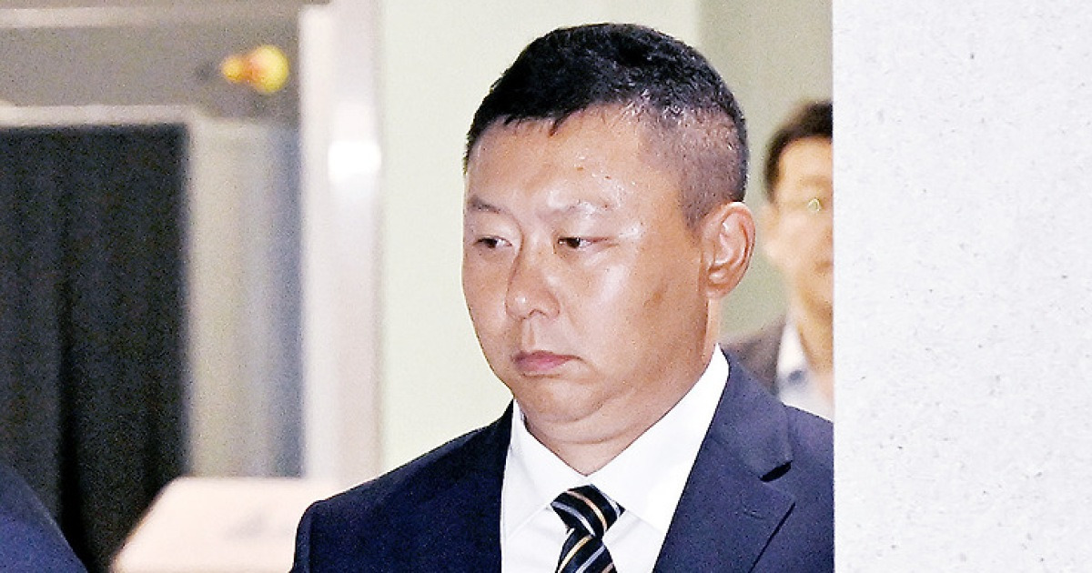 '거친 경기'라는 말에 北 내고향 리유일 감독 "표현 옳지 않아…규정 범위 안 최선 다할 것"