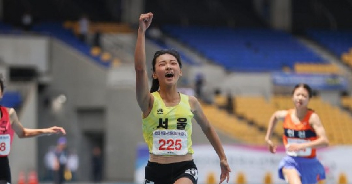 '이달에만 3번째 한국기록' 왕서윤, 소년체전 중등부 200m 24초34 우승