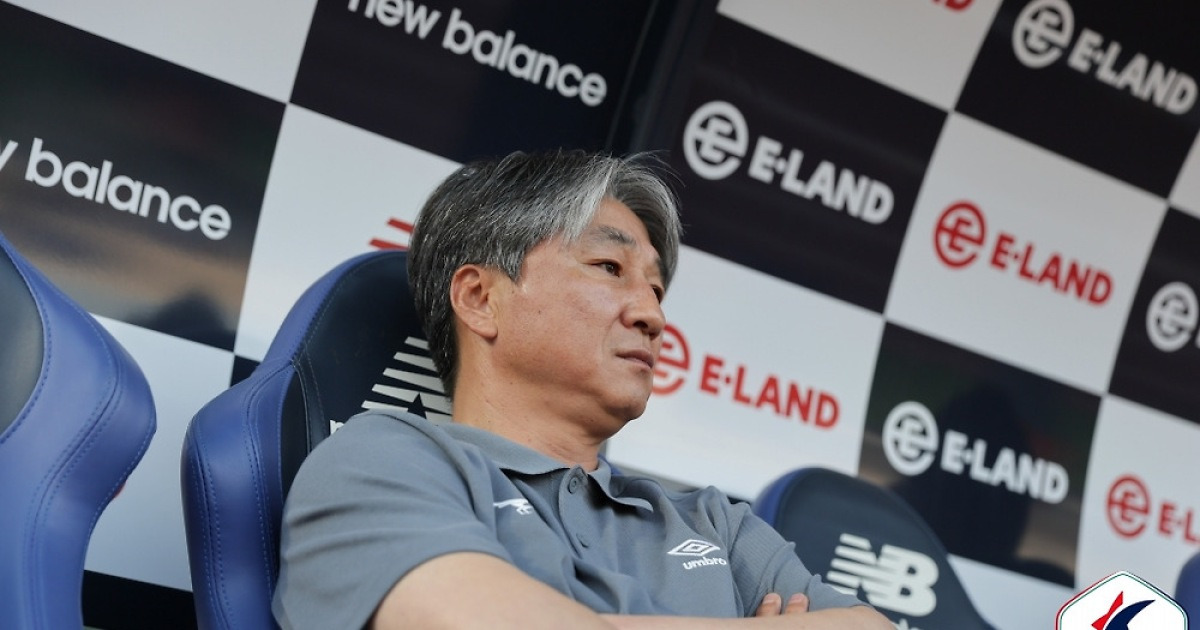 이광연 실수로 2실점 헌납…전경준 감독 "책임 물을 생각 없다" [현장인터뷰]