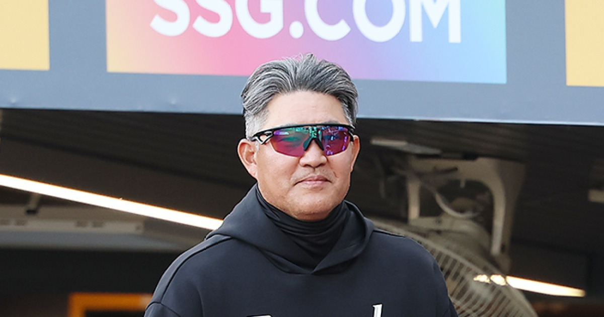 '7연패' 이숭용 SSG 감독 "최정·노경은·김재환 등 고참들, 나만 보면 죄송하다고"