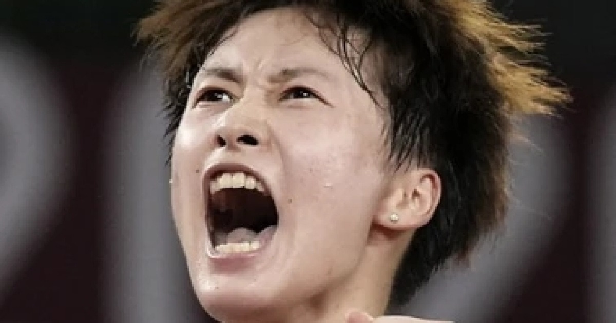 '안세영 천적?' 경기력 와르르 무너졌다…中 천위페이, 세계 30위 맞아 1R 2-1 진땀승→싱가포르 오픈 간신히 16강 진출