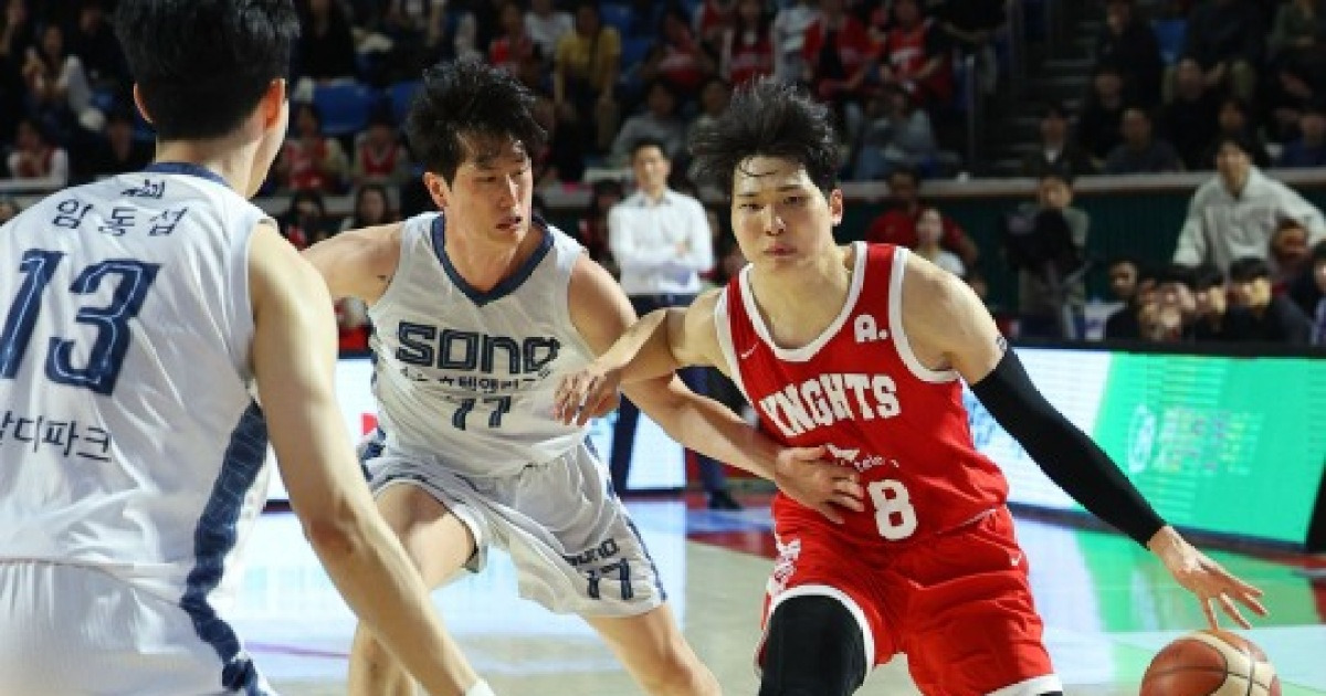 안영준, 발목 수술로 농구 대표팀 낙마...빈자리는 '강동희 아들' 강성욱이 대체 발탁