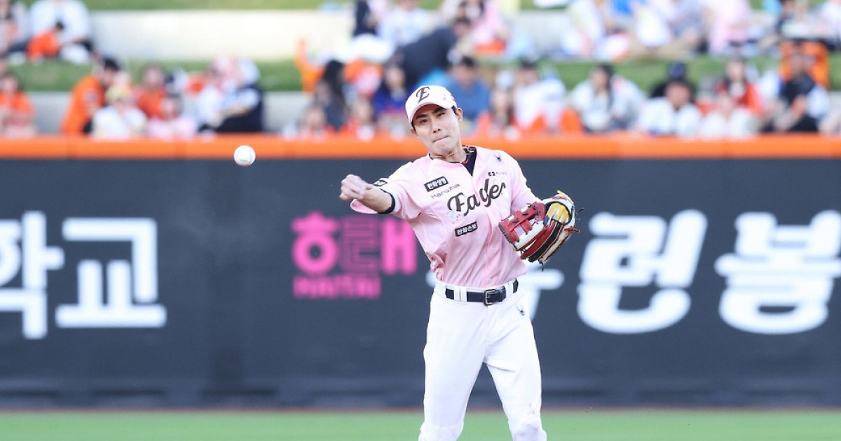"오늘 MVP" 이래서 한화가 50억 투자했다…이 수비 없었으면 48일 만의 5할 복귀 장담 못했다