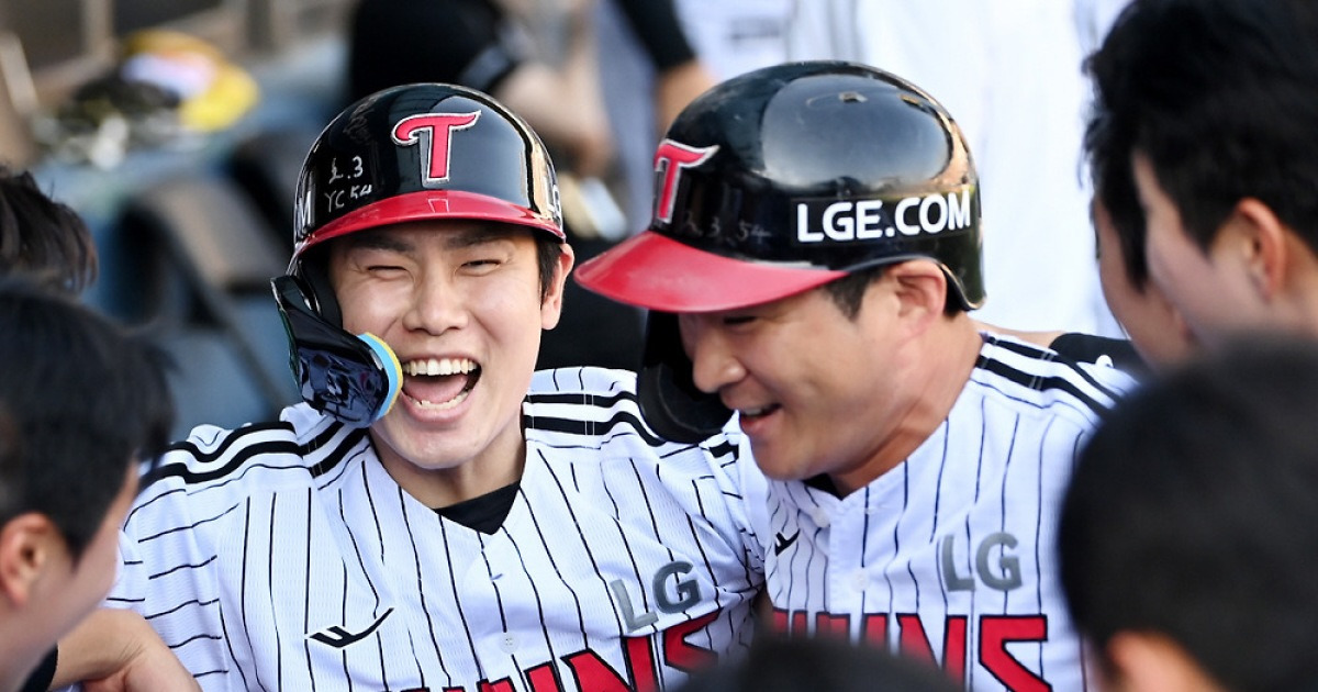 '미스터리 LG' 단독 1위됐다. 오지환 투런, 오스틴 솔로포, 올러 울렸다. '생큐 두산' 2연속 만루포 역전패 삼성에 1G차