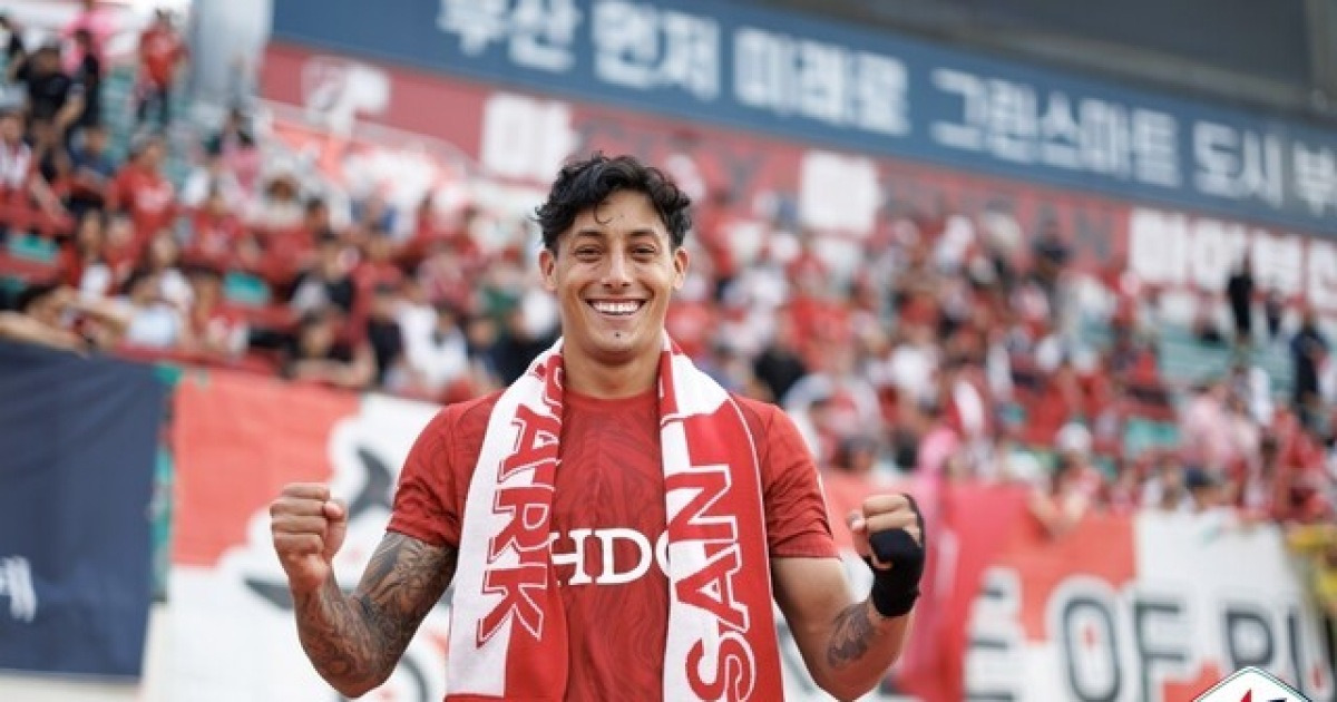 [BE.현장] 멀티골보다 더 강렬했던 한마디… 부산 폭격기 가브리엘 "나에게 월드컵은 K리그2"