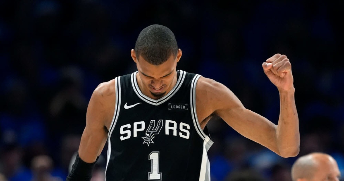 웸반야마, OKC 무너뜨렸다…샌안토니오 12년 만에 NBA 파이널 진출