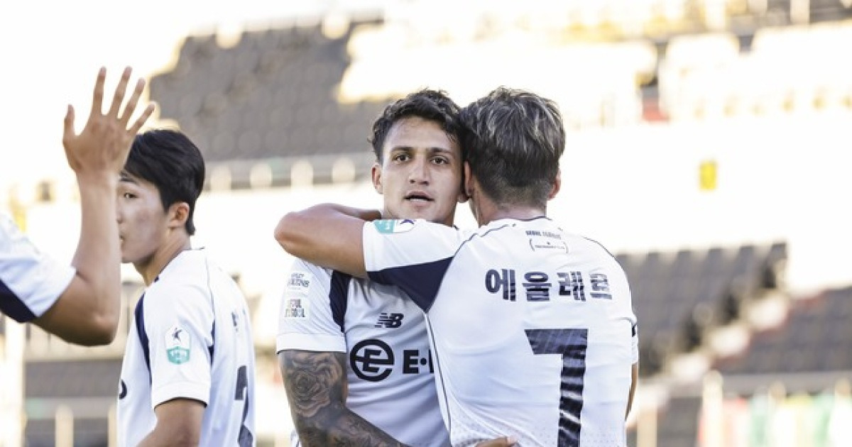 '까리우스 터졌다'...서울 이랜드, 전남 1-0 잡고 수원 끌어내리고 2위 도약→선두 부산과 5점차
