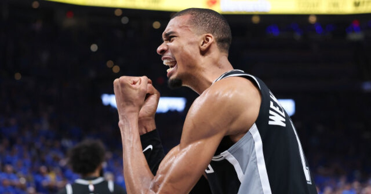'웸비'가 웃었다! '승패패승패승승' 샌안토니오, 오클라호마시티 제치고 NBA 파이널행→뉴욕과 '우승 다툼'
