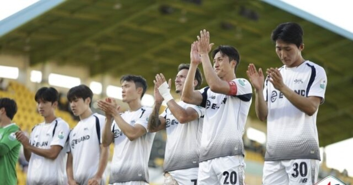 '까리우스 극장골' 서울 이랜드 전남 꺾고 2연승 질주, 수원 끌어내리고 2위 도약...화성 경남 2-0 완파하고 3연승