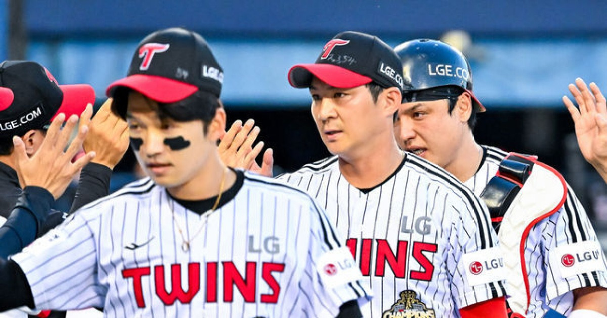 65억 포수 돌아왔다, LG 라인업 떴다, 2G 연속 홈런 오지환 4번, 문정빈 6번-송찬의 7번...헤드샷 퇴장 톨허스트, KIA 재대결