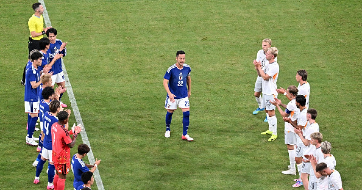 ‘낭만 터지는 일본축구대표팀’ 은퇴 선언한 요시다 마야, 아이슬란드와 평가전에서 기립박수 받으며 마지막 출전