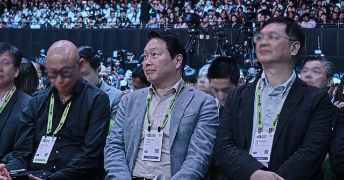 최태원·젠슨 황, 타이베이서 또 만났다…AI 동맹 강화 나선 SK·엔비디아