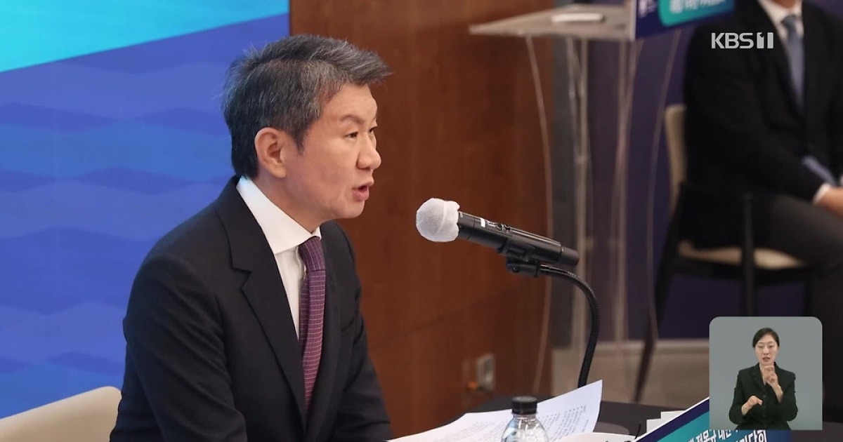사퇴 예고 정몽규, 사비로 포상금 파격 지급