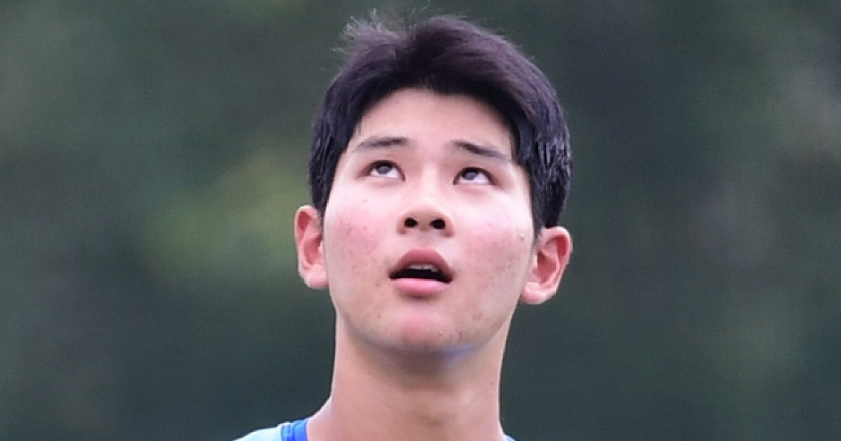"데이터가 말도 안된다" 괴물 고교생 韓 잔류 확정, 전설의 계약금 10억 깨질까?