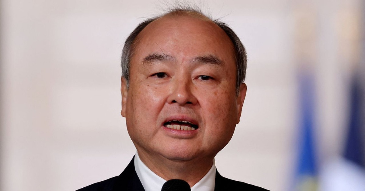 손정의 “AI 혁명은 닷컴 혁명보다 최대 50배…최고 투자 기회”