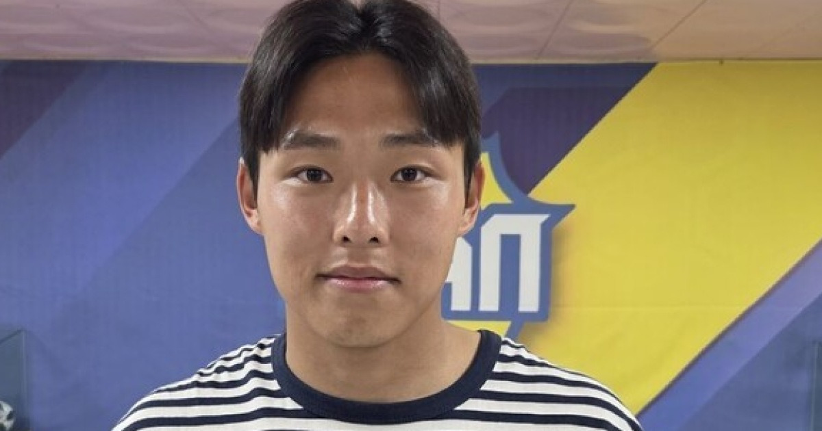 [현장핫피플] "최고보단 내 장점 보여주고싶다" 충남아산 '철벽 수문장' 신송훈의 겸손한 포부..."시즌 끝나고 시상식도 가고파"