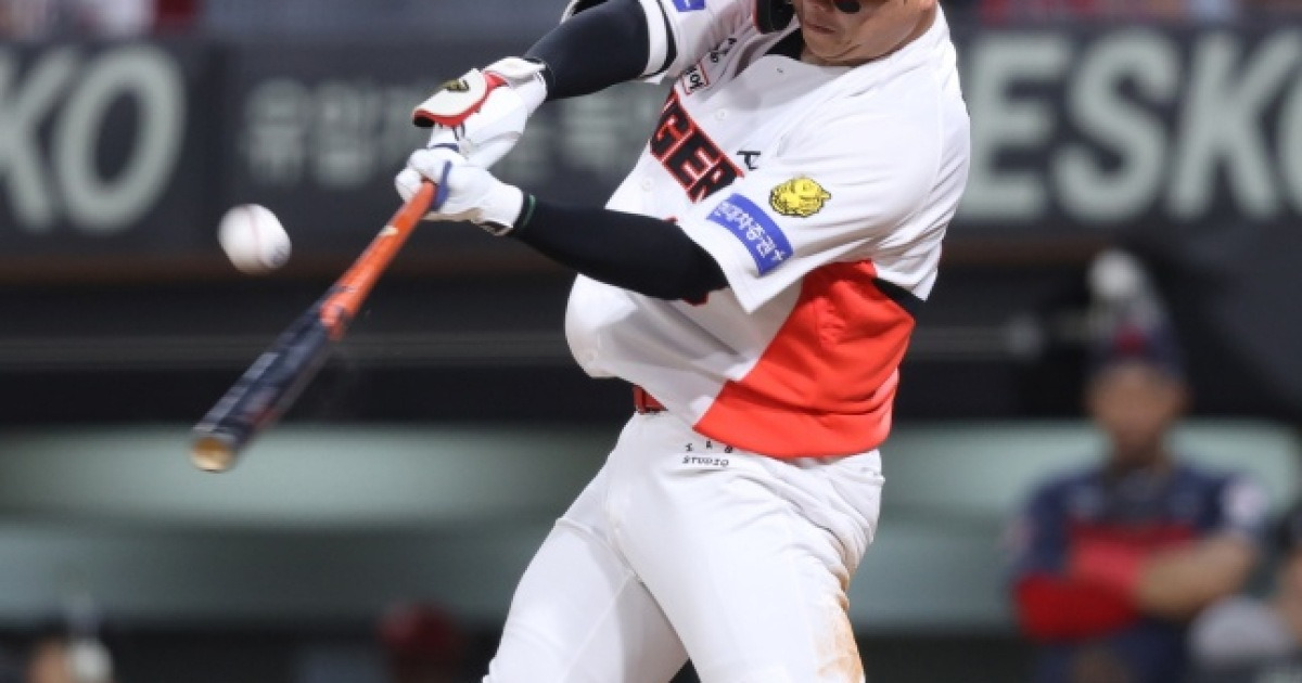 9회말 1사 2루서 공 왜 놓치나! 손성빈 통한의 실책... KIA, 롯데 5-4 꺾고 3연패 탈출 [광주 현장리뷰]