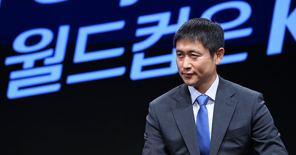 이영표 깜짝 고백! 홍명보 감독 겨냥 발언 '뒤늦은 반성'…"월드컵은 경험 아닌 증명하는 자리" 12년 만에→"말 정말 조심해야겠다는 생각 들어" [여의도 현장]