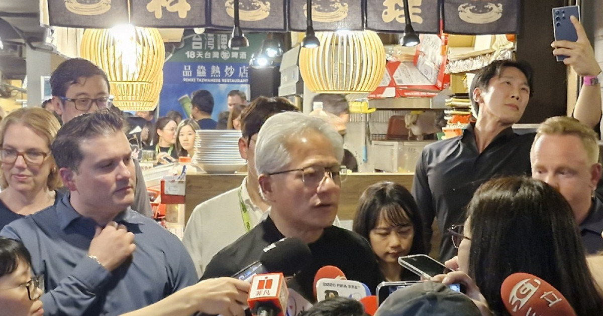 젠슨 황, 4박5일 ‘AI 코리아 투어’…재계 총수부터 스타트업까지 만난다